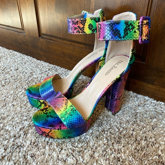 Hot Tomato Shoes - Hot Tomato Snakeprint Rainbow Platform Heels Womens Size 8 5 Inch Heel
